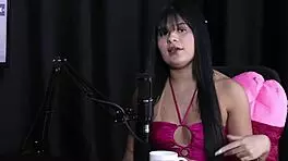 Safada loves menage feminina and a skilled man in bed, wow!