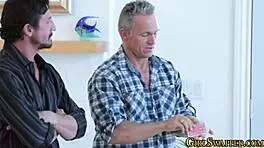 Teen amateurs get cunt eaten in foursome