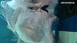 polcharova and siskina are wet horny lesbians underwater