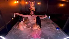 Hot tub threesome with Queen Rogue and Mandi May?