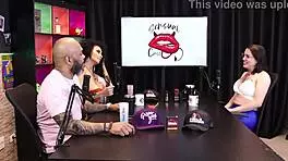 Achava que ser mulher era ter uma buceta e que muitos homens dao o cu alem do pau de 32cm - melissa leal sheer red