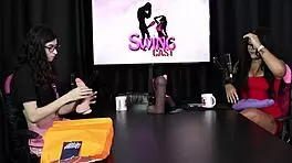 Yumi Trap demonstrates blowjob on toy 😏