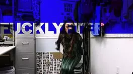 Case No 7906270 - Out Of This World Tiana Blow Tommy Gunn!