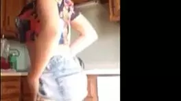 Live Jasmin Dances Seductively on Webcam at Home