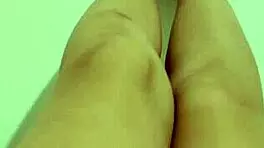 i love showing my shy legs and getting that orgasm