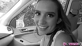 小18+公主贝利在现实场景中温柔挑逗