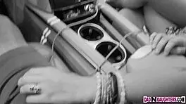 小18+公主贝利在现实场景中温柔挑逗