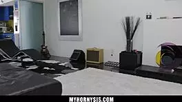 stepsister let her bigbro get a feel of her on the inside - myhornysis