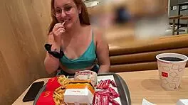 Parei para comer e ela queria fuder - trix mendes in casting interview.