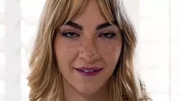 up close with robby apples demi hawks