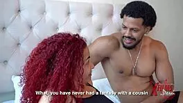 musculoso moreno dotado destroza a flaca pelirroja venezolana en la cama