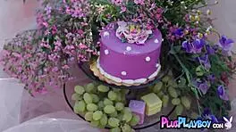 Sunny poses outdoor, exposing her big ass and juicy booty