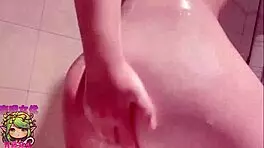 青藤妹妹-风骚小美女，洗澡都不忘卖弄风骚，淋浴抠逼秀！