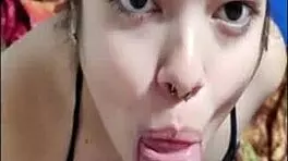 Beautiful teen babe gives greedy oral before sleep