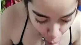 Beautiful teen babe gives greedy oral before sleep