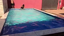 novinhos e novinha banhando na piscina da casa da pjtx alerquina pjt x renan martins pantaneiro