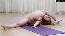 Chubby teen 18+ Zita Larva shows off extreme flexibility in wild poses