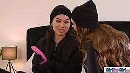 Lesbian thieves dive into strapon fucking and licking!