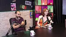 Reh queen和kstro与Tifany Rocha在透明红内衣中换妻派对，老少混搭第一部分