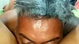 纹身诺维尼亚喷水大屁股动作