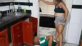 My stepsister gives me a deepthroat blowjob in the kitchen while I fix stuff 😏🍆