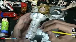 it's time to finish painting the little 18+ grey alien with some dildo art business.