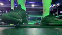 novinha gostosa da academia pediu carona em troca de um presentinho