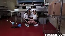 Asia lee and lindsey lakes blow jay romero while mads flores and jacob coldwater watch in pov reality