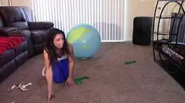 Muscular Bodybuilder MILF Grinds in Spandex Till Orgasm.