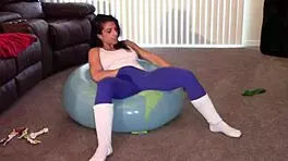 Muscular Bodybuilder MILF Grinds in Spandex Till Orgasm.