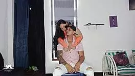 Descubro que mi hermanastra es una bailarina exotica pero la mayor sorpresa fue cuando me demostro su talento chupandome la polla y subiendose en ella