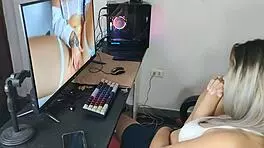 Wow! Caught my hermanastra watching porn and ended up pounding her hard!