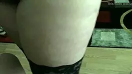 我对这个19岁阳光的第一次视频超级兴奋，她挑逗跳舞然后衣服被撕