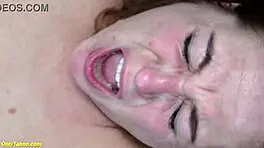 嘿，你喜欢我紧致的屁股吗？想用力操它？