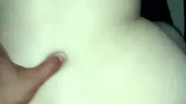 vecina espera a que mi mujer se vaya para venir a visitarla.