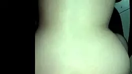 vecina espera a que mi mujer se vaya para venir a visitarla.