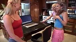 Watch these teen lesbians lick each other? Summer, lexy, and topanga in action!