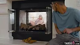 OMG, caught blonde milf Sadie Summer masturbating by young 18+ virgin guy! 😱