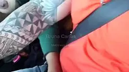 fodi a loira gostosa dentro do carro e dei leitinho na boca dela