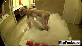 Elsa jean feels excited showing nude body and pussy in hotel