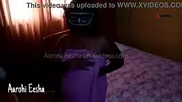 Indian babe reveals her full naked body in a sexy show