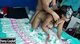 me pongo de perrito para mover mi culo rico