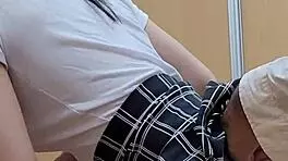 Student has sex with teacher to improve grade