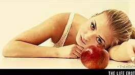 Hey girl, wanna fuck that wet plump pussy with a flute?