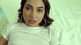 我是穿孔拉丁青少年18+勾引大鸡巴继兄