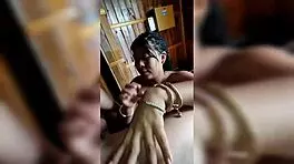 aficionado zorra policia colombiana que me llevo a un motel detenido me termino sacando la esperma espero no lo vea su esposo porque me mataria