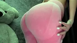 Damn! Fitness Girl Angelya G Changes into Sexy Outfit for Big Ass Worship!