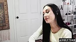 Does Lily Larimar kiss Jazmin Luv passionately?