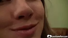 辣妹女友让我在镜头前干她