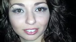 Chica Joven Con Tetas Grandes Hace Una Mamada En Piscina Publica